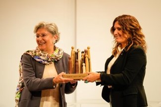 Elisabeth received award